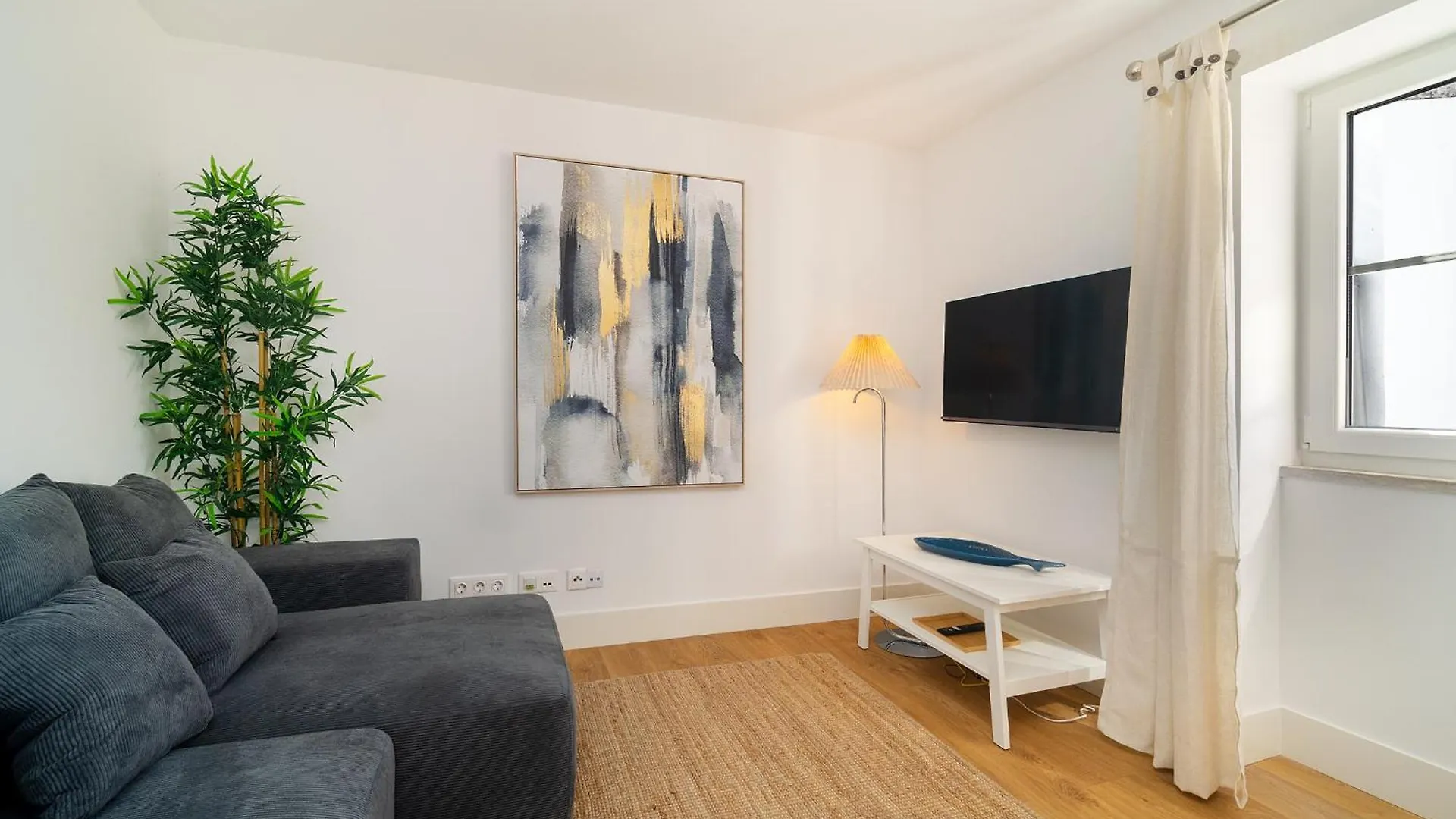 Modern Lisbon Apartments By Soulplaces